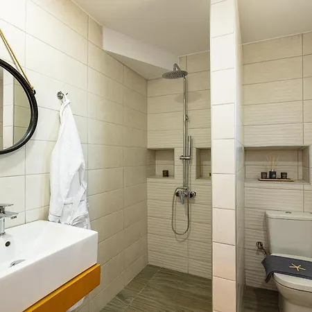 Villa Evilio Suites, Inspired Family Retreat, βy Thinkvilla *