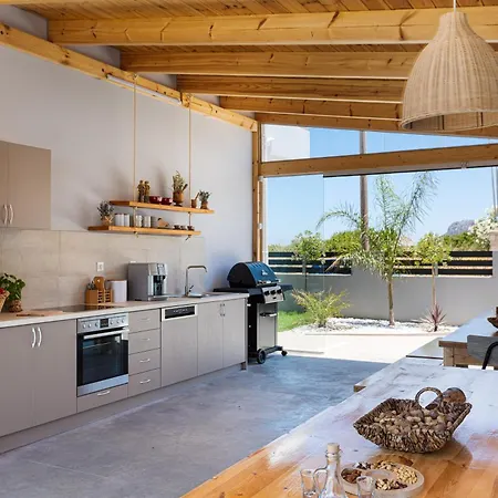 Evilio Suites, Inspired Family Retreat, βy Thinkvilla *