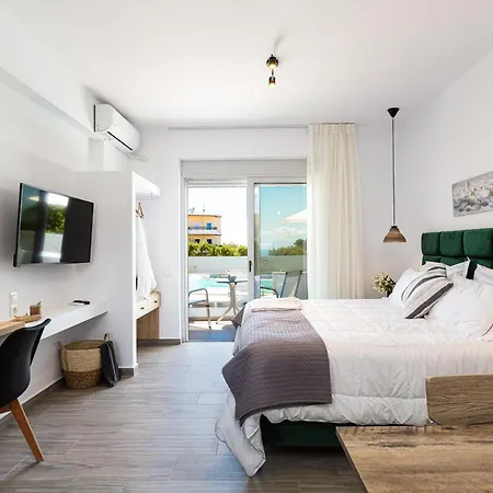 Evilio Suites, Inspired Family Retreat, βy Thinkvilla Villa *