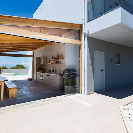 Villa Evilio Suites, Inspired Family Retreat, βy Thinkvilla Skaleta
