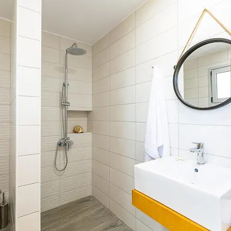 Evilio Suites, Inspired Family Retreat, βy Thinkvilla Villa *